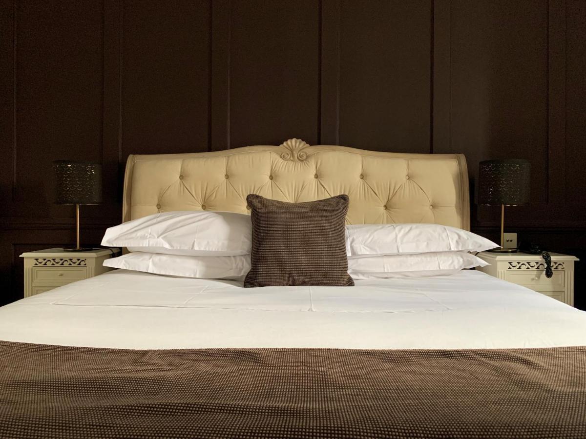 Horndon-on-the-Hill The Bell Inn Hotel מראה חיצוני תמונה