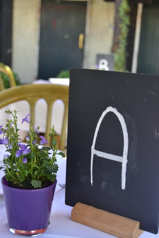 Horndon-on-the-Hill The Bell Inn Hotel מראה חיצוני תמונה
