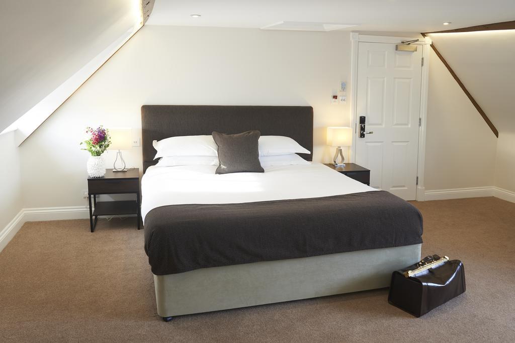 Horndon-on-the-Hill The Bell Inn Hotel חדר תמונה