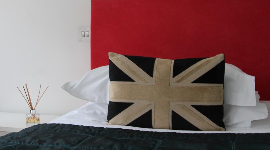 Horndon-on-the-Hill The Bell Inn Hotel חדר תמונה